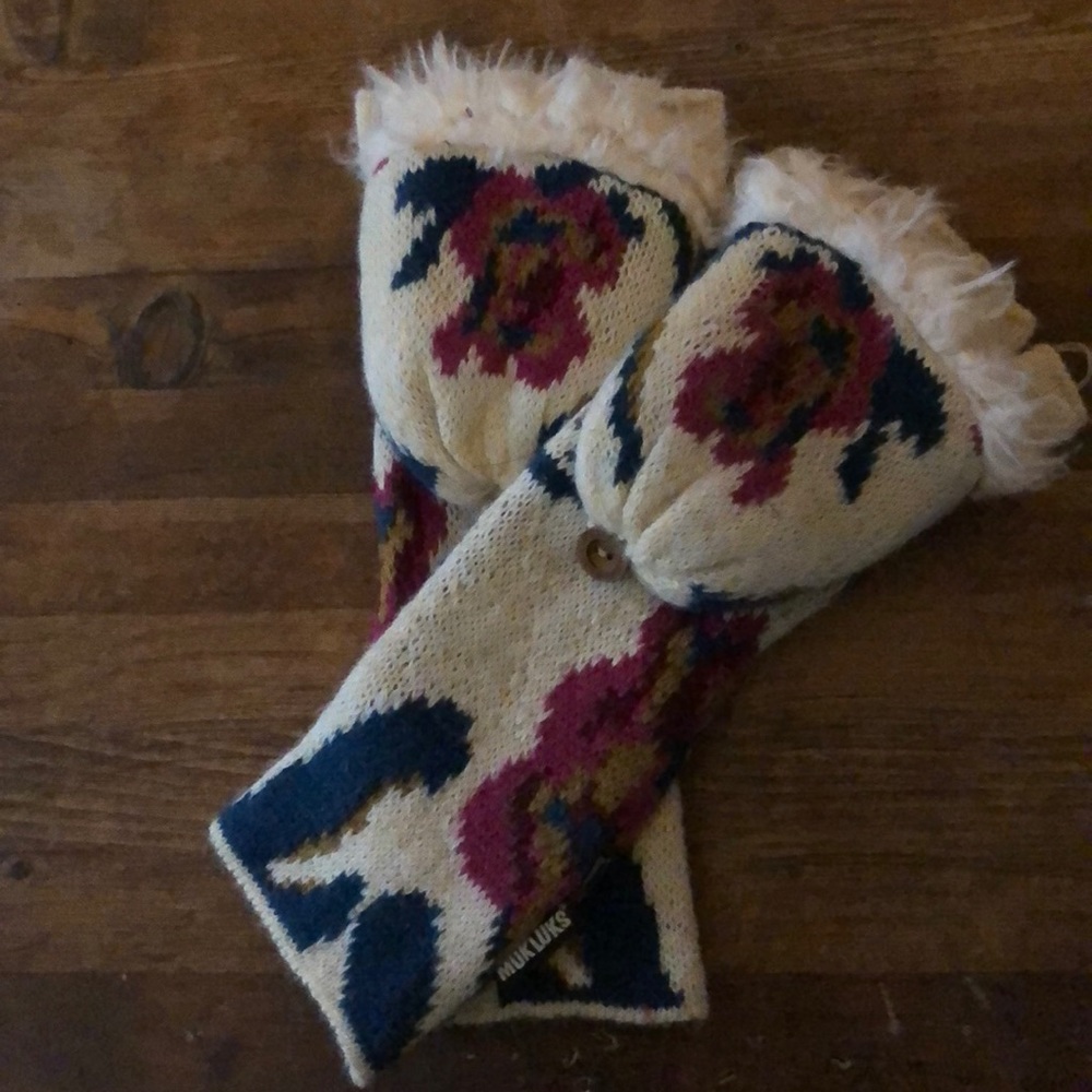 Mukluks fingerless gloves